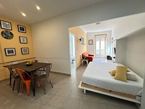 2 chambres, fer et planche à repasser, Wi-Fi gratuit, draps fournis