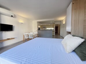 1 chambre, fer et planche Ă repasser, Wi-Fi gratuit, draps fournis