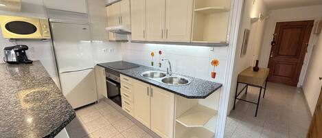 Fridge, microwave, oven, coffee/tea maker