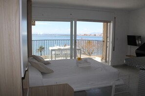 1 slaapkamer, een strijkplank/strijkijzer, gratis wifi, beddengoed