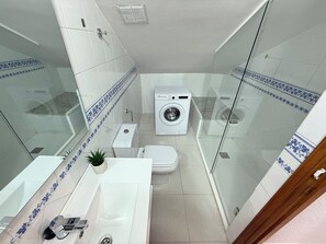 Shower, towels