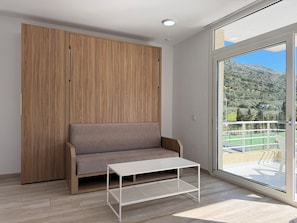 TV - Agi Rescator 210 Apartamento for rent in Roses Girona. (Roses)