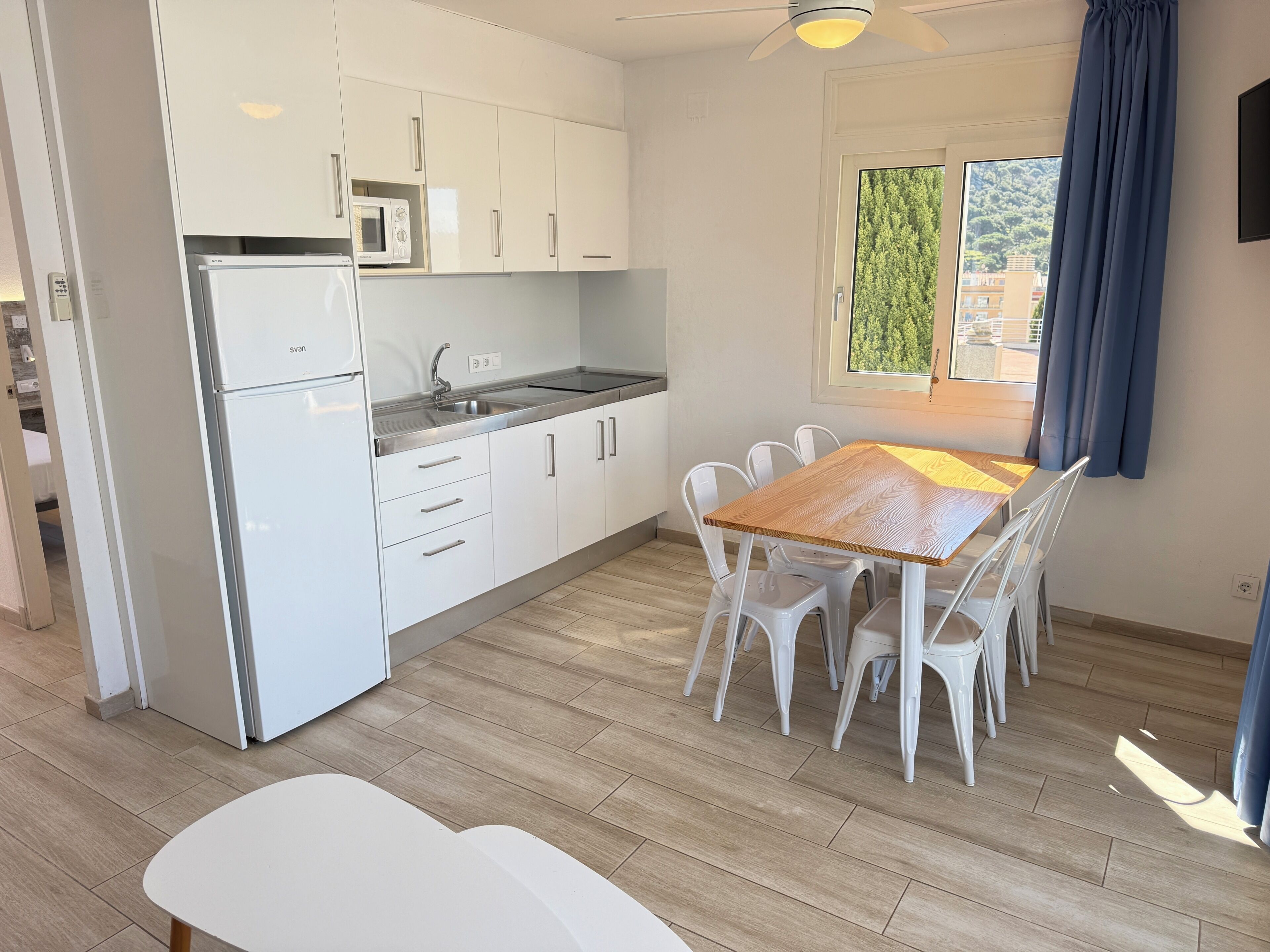 Fridge, microwave, coffee/tea maker, toaster