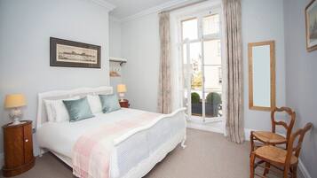 2 bedrooms, iron/ironing board, travel cot, free WiFi