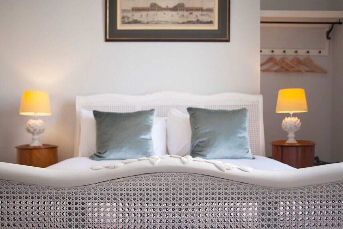 2 bedrooms, iron/ironing board, travel crib, WiFi (free)