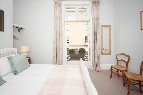 2 bedrooms, iron/ironing board, travel cot, free WiFi