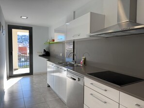 Refrigerador, microondas, horno, lavavajillas