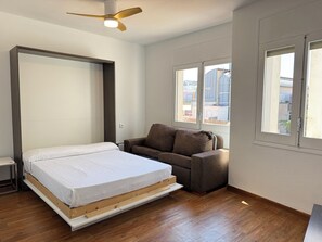 1 chambre, fer et planche à repasser, accès au Wi-Fi (inclus)