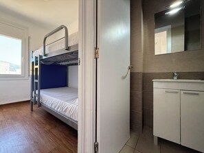 1 Schlafzimmer, Bügeleisen/Bügelbrett, kostenloses WLAN, Bettwäsche