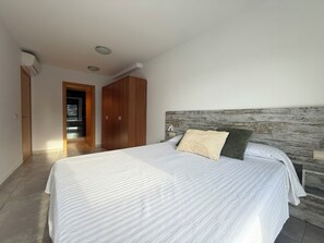 3 chambres, fer et planche à repasser, Wi-Fi gratuit, draps fournis