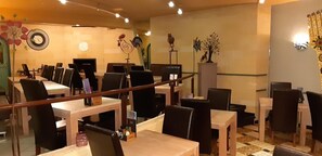 تقديم الغداء والعشاء، الأطباق المحلية