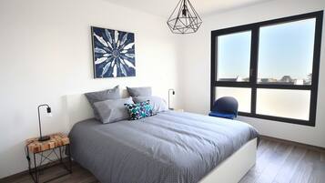 4 bedrooms, desk, iron/ironing board, travel cot