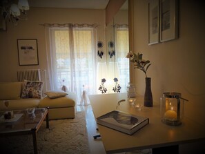 Apartment | Living area | LED TV, DVD player, MP3 dock