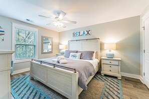 6 slaapkamers, een strijkplank/strijkijzer, reisbedje, gratis wifi