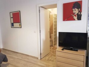 1 chambre, fer et planche à repasser, Wi-Fi gratuit, draps fournis