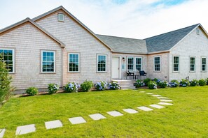 Exterior - L0W TIDE, with Private Pool, Low Tide (Nantucket)