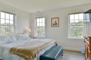 5 bedrooms, iron/ironing board, WiFi, bed sheets - L0W TIDE, with Private Pool, Low Tide (Nantucket)