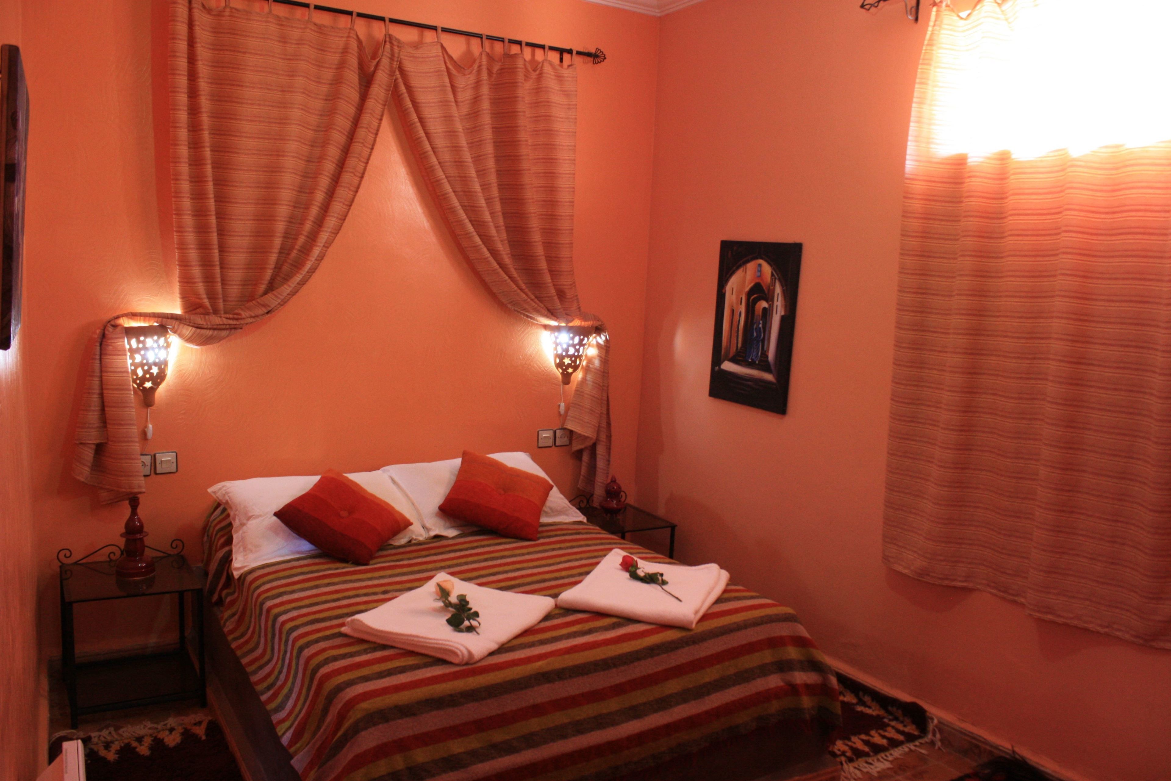 Fer et planche à repasser, Wi-Fi gratuit, draps fournis