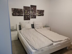 1 habitación, tabla de planchar con plancha, wifi y ropa de cama 
