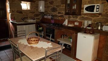 Fridge, oven, toaster, cookware/dishes/utensils