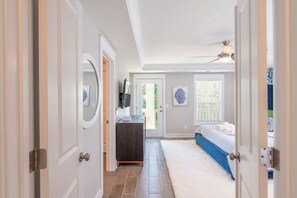 6 bedrooms, iron/ironing board, free WiFi, bed sheets