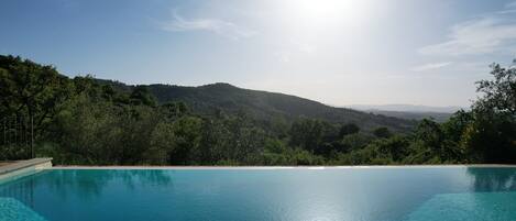 Alberca al aire libre