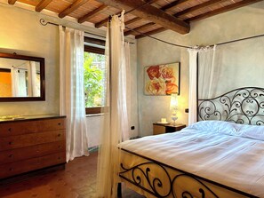 2 chambres, fer et planche à repasser, lit parapluie, Wi-Fi gratuit