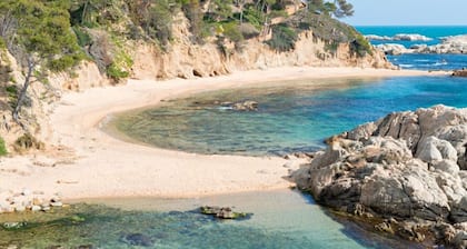 Agi Gloria Rooms 105 Hostel for rent in Roses Girona.