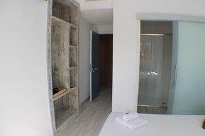 Spa - Agi Gloria Rooms 204 Hostel for rent in Roses Girona. (Roses)