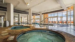 Piscina interna, piscina aquecida