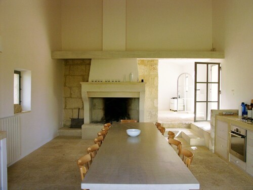 Renovated contemporary farmhouse, private swimming pool, luxurious, 8 people