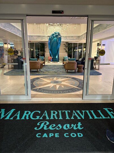 Last One Left!! Privately Owned Hyannis 3-BR Condo: Water Park, Spa, Sleeps 8-10