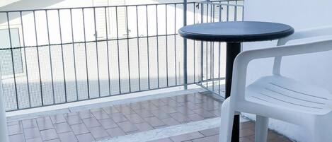 Chambre Économique Double ou avec lits jumeaux | Balcon