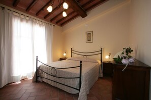 2 slaapkamers, een strijkplank/strijkijzer, gratis wifi, beddengoed