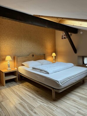 5 chambres, fer et planche à repasser, Wi-Fi gratuit