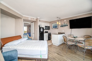 1 habitación, tabla de planchar con plancha, wifi y ropa de cama