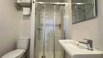 Bañera y toallas