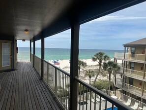 Property grounds - Lovely beachside condo for six (Gulf Shores)