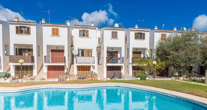 ES MALLORQUI - Apartment with shared pool in Port d'Alcúdia. Free WIFI.