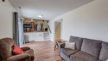 电视、壁炉、办公室