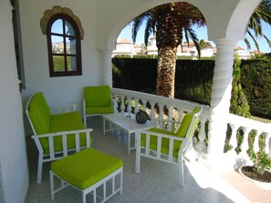 Terrace/patio - Beautiful villa with private pool in Miami platja ! (Mont-roig del Camp)