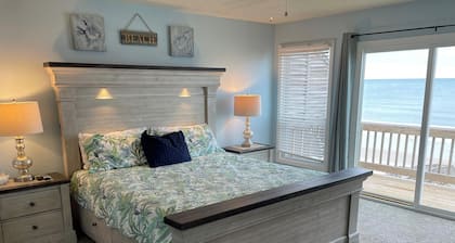 OCEANFRONT ! Family fun steps from the beach!😎🦀 pet friendly, linens included!