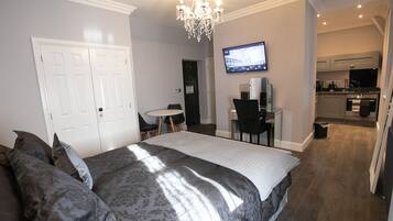 1 bedroom, in-room safe, desk, iron/ironing board