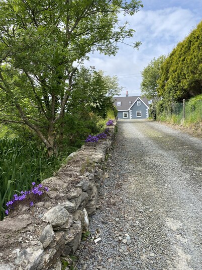 Tallon Lodge OFFERS BEST DEALS in a comfortable and welcoming detached cottage.