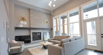 Spacious Townhouse Mountainview 4bedrm+4.5bathrm