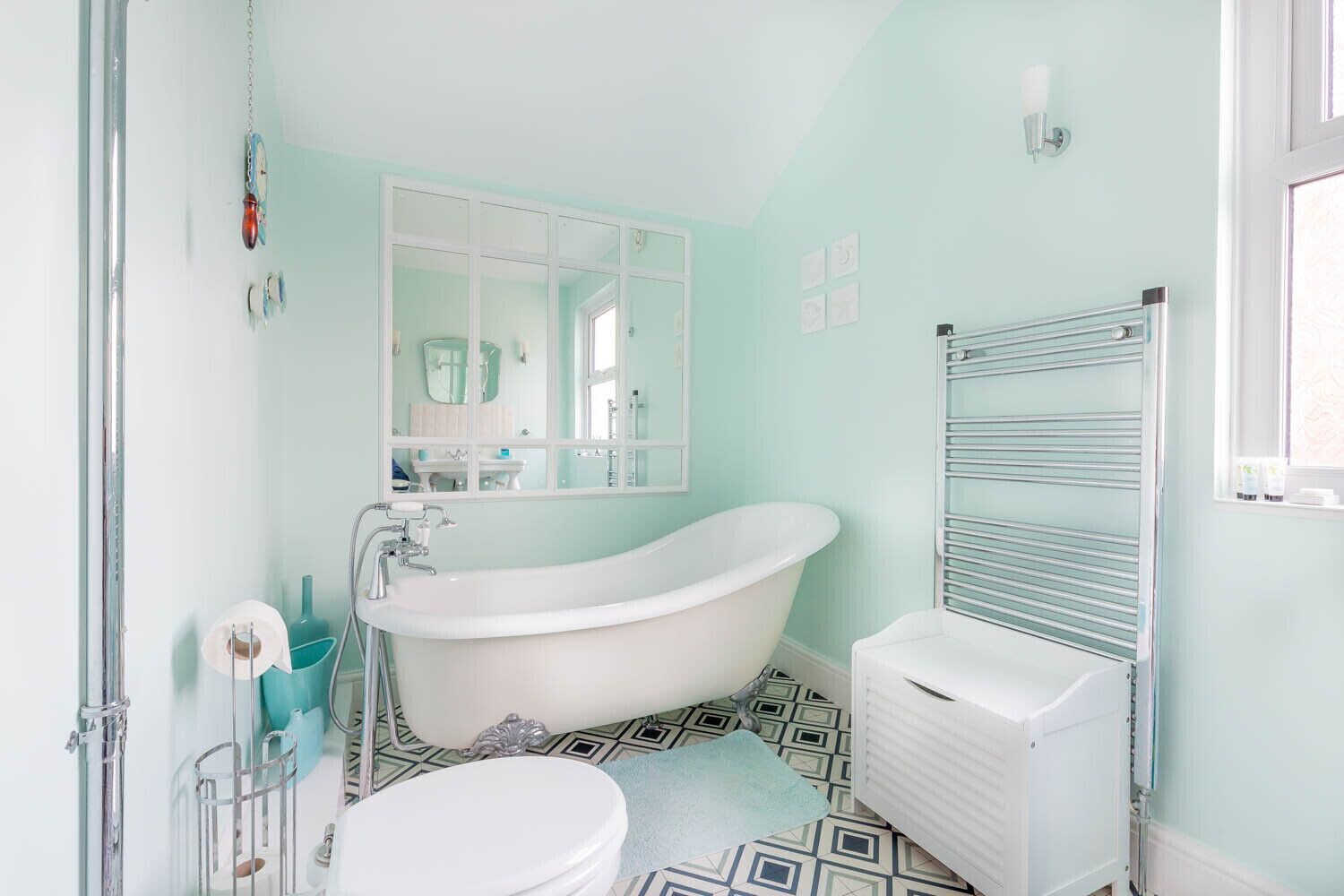 Combined shower/bathtub, hair dryer, towels, soap