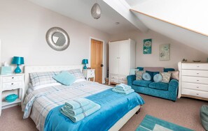 5 bedrooms, in-room safe, iron/ironing board, travel cot