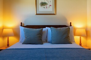 3 bedrooms, iron/ironing board, travel crib, WiFi