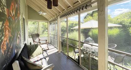 Fun Filmmaker's Bungalow wPool & Pro Screening Room
