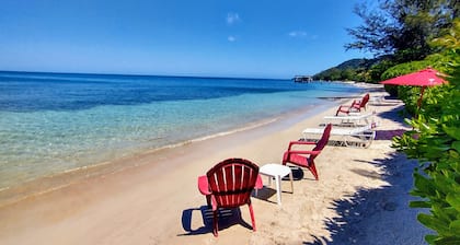 MIETEN SIE EIN STRANDFRONT RESORT FĂR TAUCHER, FISCHER UND FAMILIENGRUPPEN